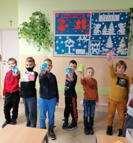 Kolorowe pudełka na prezenty