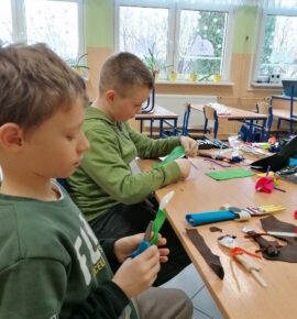 Kukiełki chłopców z II A