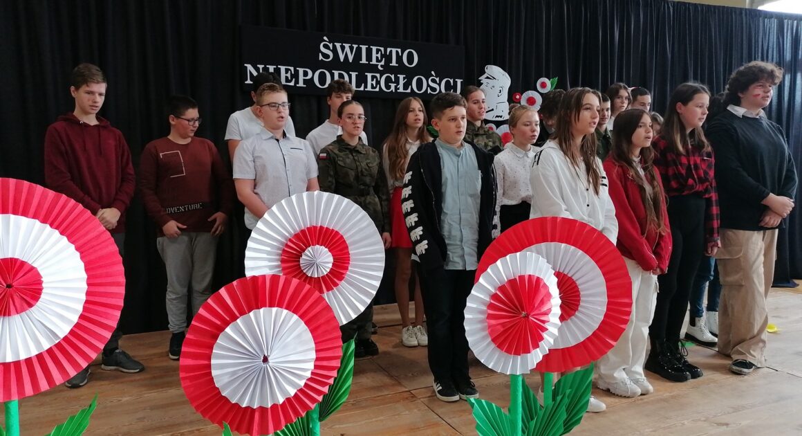 święto Niepodległości – pokaz mody patriotycznej